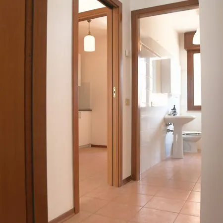Agostino Airport Apartman