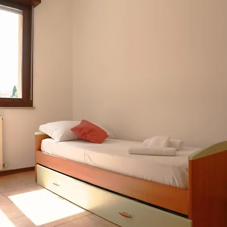 Agostino Airport Apartman